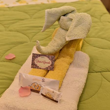 Fiori E Coccole Bed & Breakfast Noto Bagian luar foto