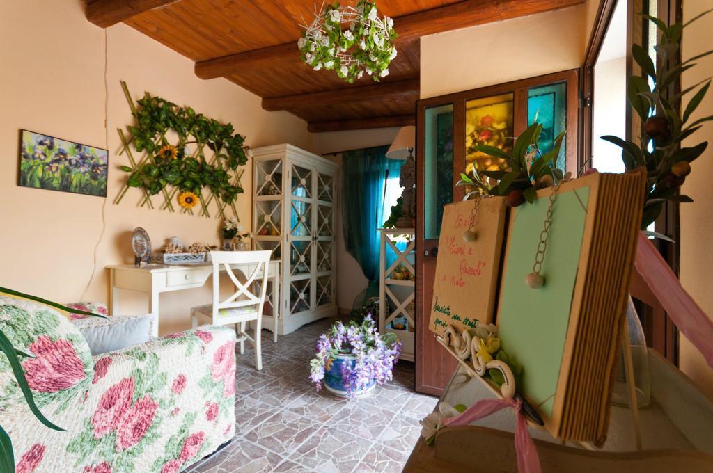 Fiori E Coccole Bed & Breakfast Noto Bagian luar foto