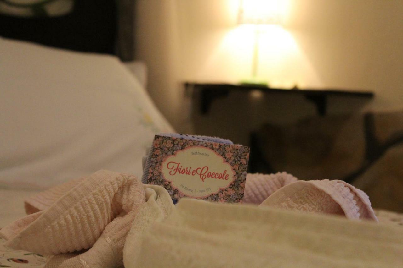 Fiori E Coccole Bed & Breakfast Noto Bagian luar foto