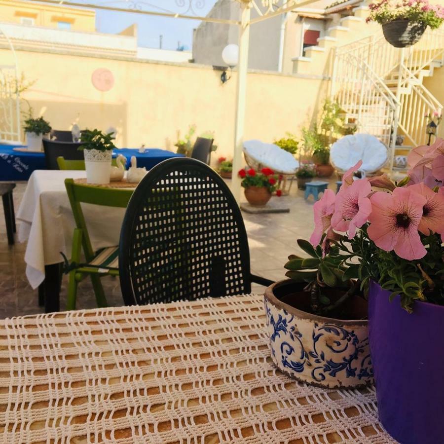 Fiori E Coccole Bed & Breakfast Noto Bagian luar foto