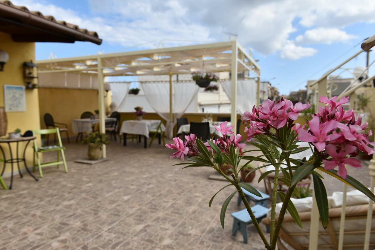 Fiori E Coccole Bed & Breakfast Noto Bagian luar foto