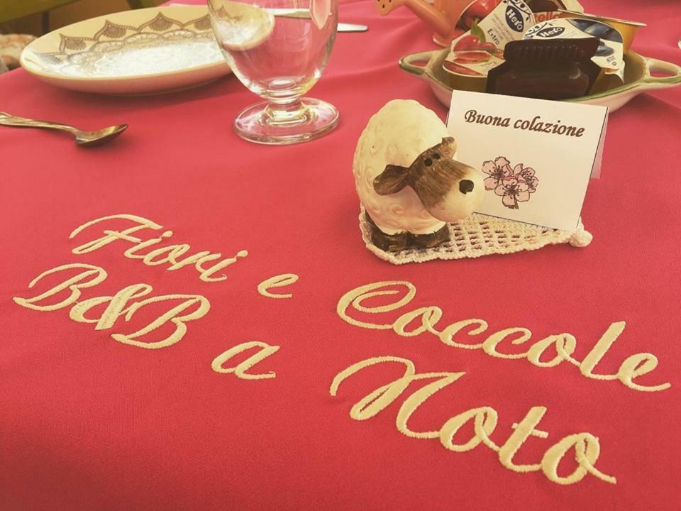 Fiori E Coccole Bed & Breakfast Noto Bagian luar foto